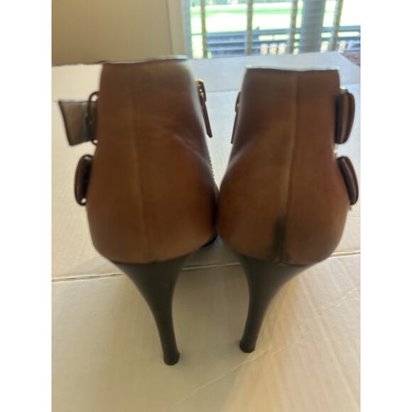 Michael Kors Sz 8.5 M Cheyenne Ankle Bootie Leather Brown Gold Accent 4” Heels - Picture 13 of 14